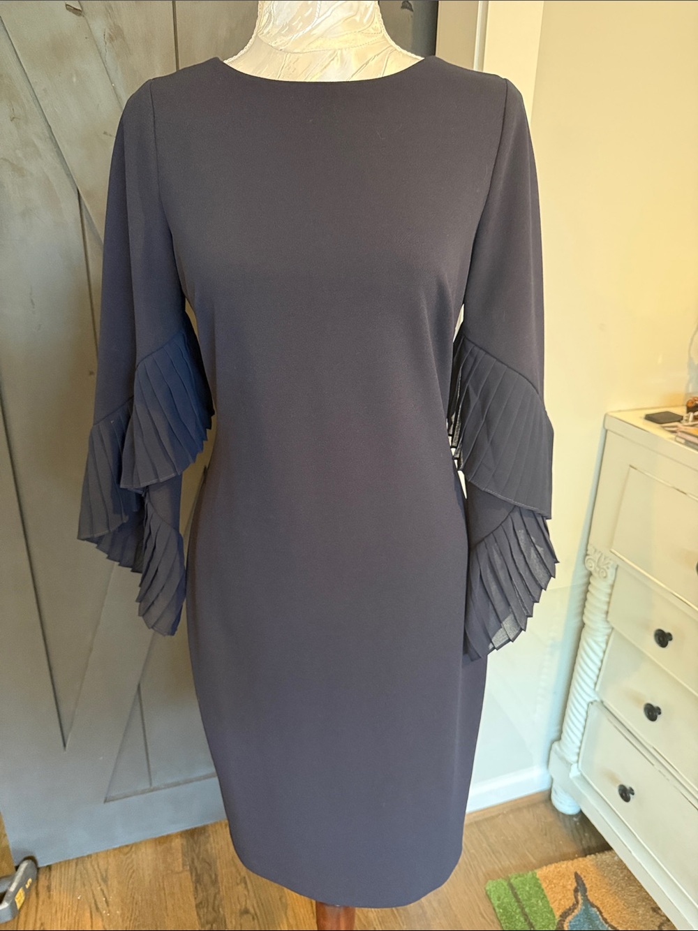 DKNY Elegant Navy Pleated-Sleeve Sheath Dress